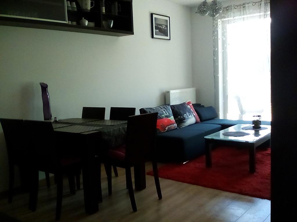 コウォブジェクKarmazynowy Apartament Nad Morzemアパートメント エクステリア 写真